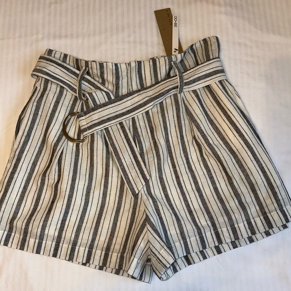 NWT DO+BE High Waist Grey and White Belted Shorts
